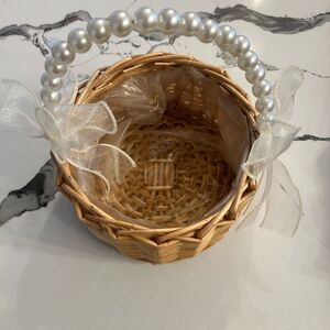 Flower girl Elegant Pearl Handle Wicker Basket